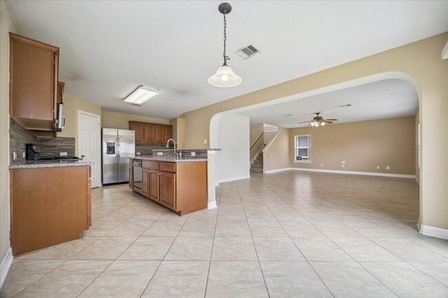Building Photo - 10108 Hidden Creek Falls Ln