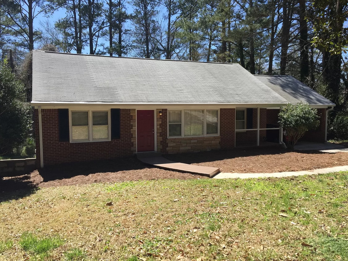 Primary Photo - 3080 Lynhurst Cir SW
