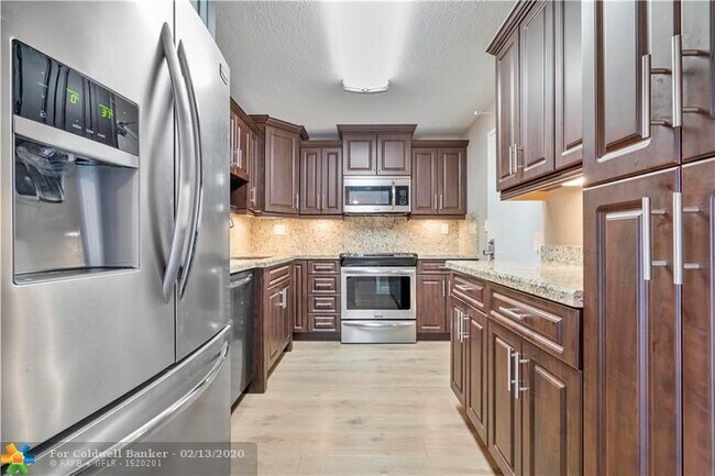 Foto del edificio - 10777 W Sample Rd