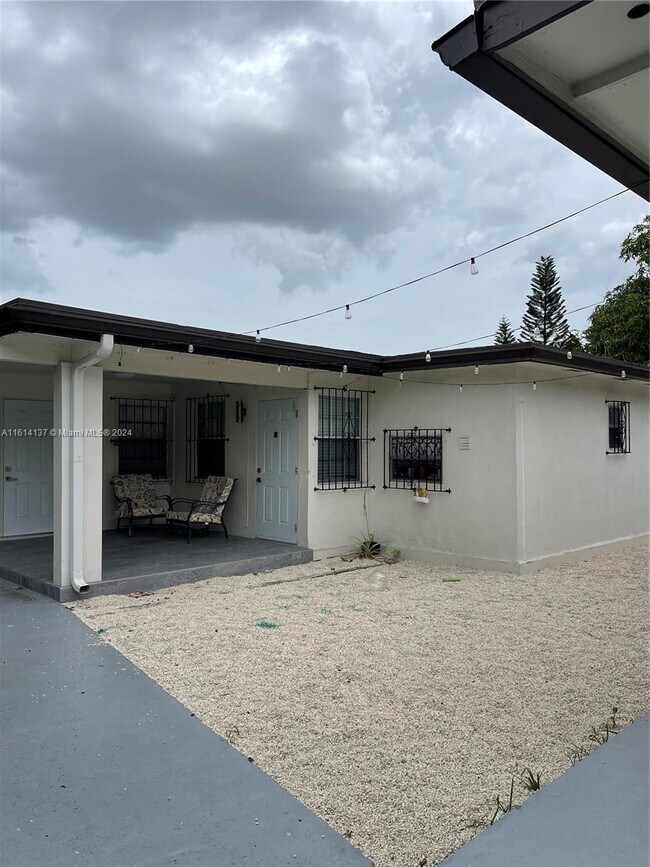 Foto del edificio - 75 SW 30th Ave