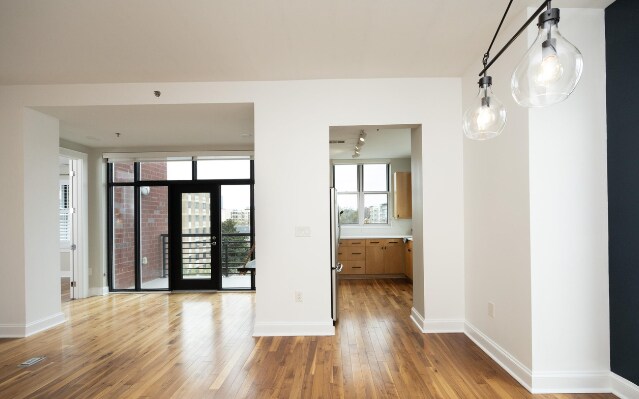 Building Photo - 618 N Boylan Ave