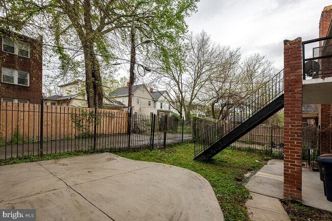 Foto del edificio - 351 Parkland Pl SE