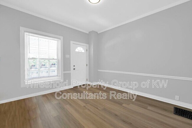 Building Photo - 342 E Morrill Ave