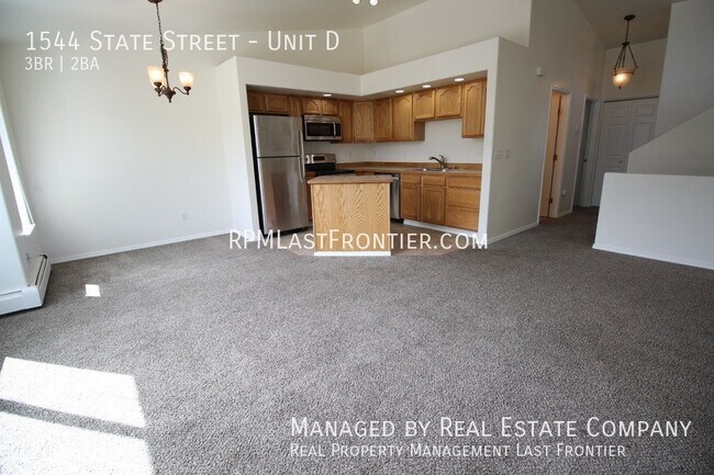 Building Photo - 1544 State St