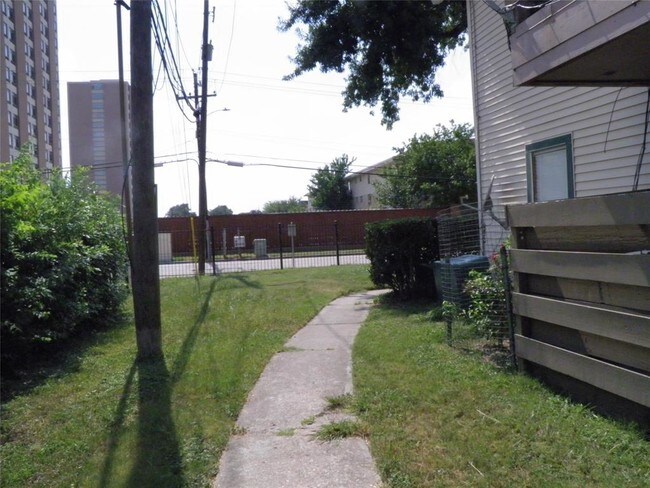 Building Photo - 6161 Reims Rd