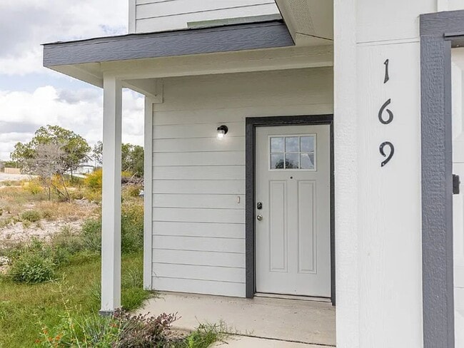 Building Photo - **Discover Elevated Living at Hunters Ranch!**