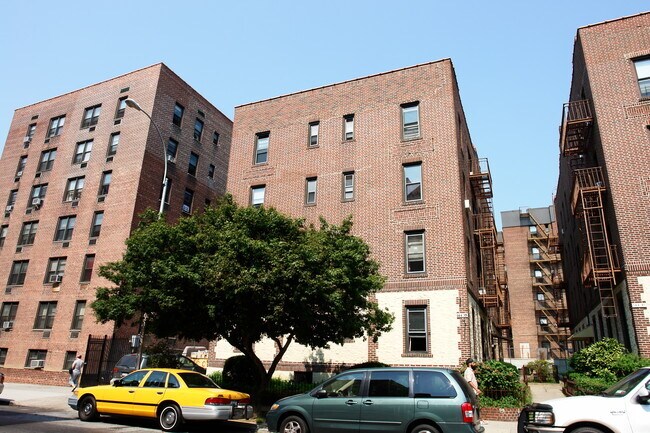 Building Photo - 14435 Roosevelt Ave
