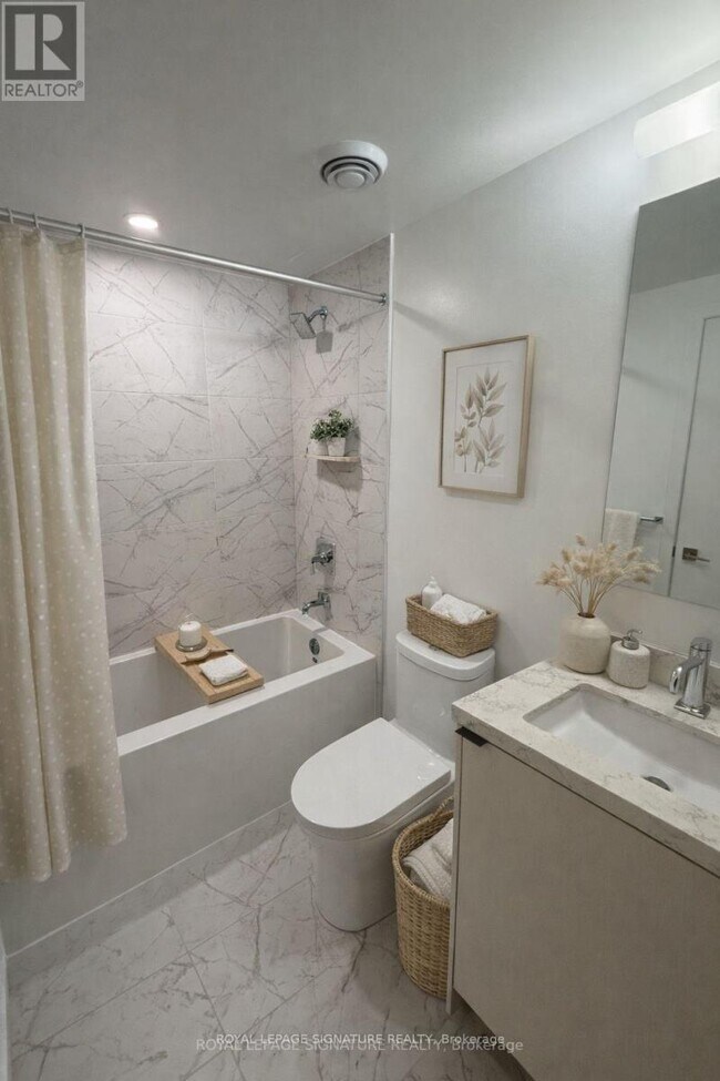 Photo du bâtiment - 252 Church St