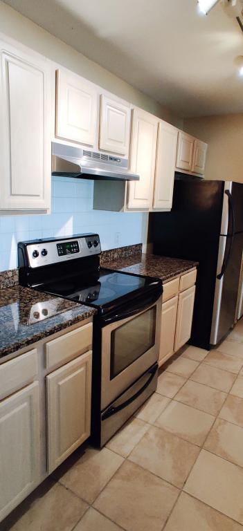 Foto del edificio - 416 Summit Ridge Pl