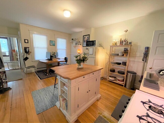 Foto del edificio - 40A Linden Ave