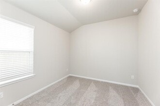Building Photo - 7214 Toluca Dr