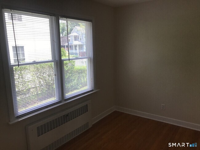 Foto del edificio - 720 Knapps Hwy