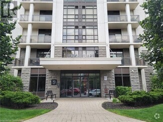 Building Photo - 90 Charlton Ave W