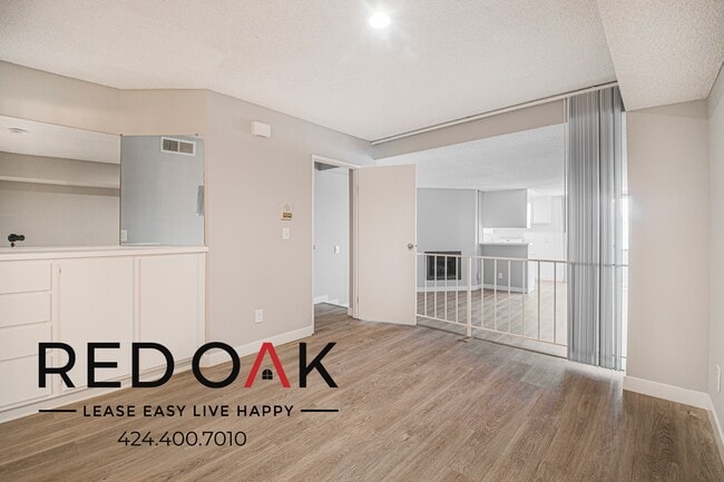 Building Photo - 8309 Cedros Ave