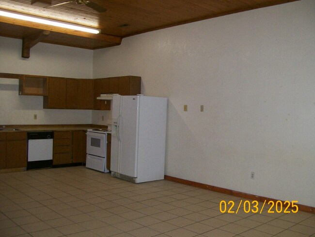 Foto del edificio - 528 N M St