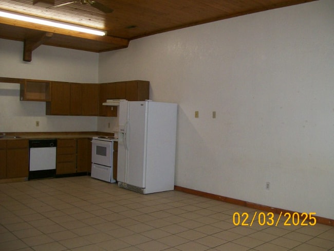 Building Photo - 528 N M St