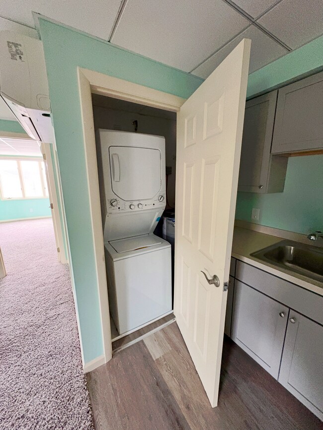 Foto del edificio - 18 W Second St