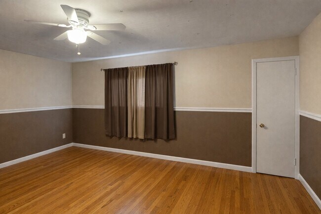 Foto del edificio - 905 Boswell Hill Rd