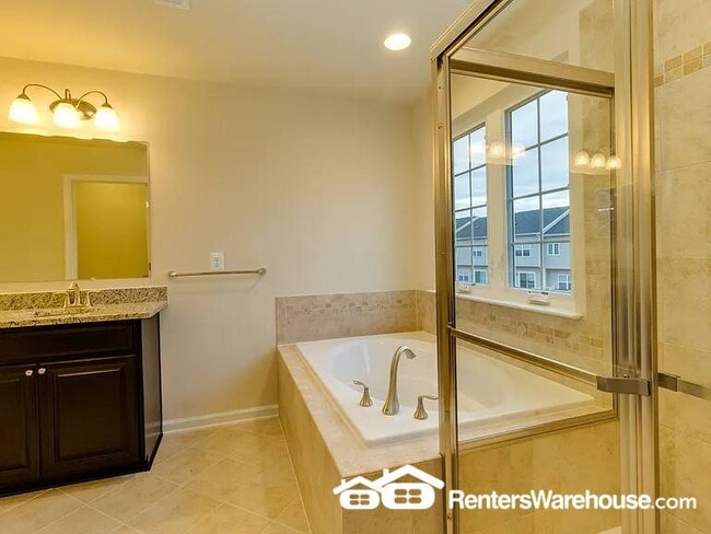 Building Photo - 8120 Mill Falls Ct