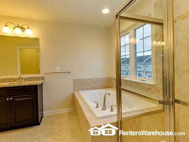 Foto del edificio - 8120 Mill Falls Ct