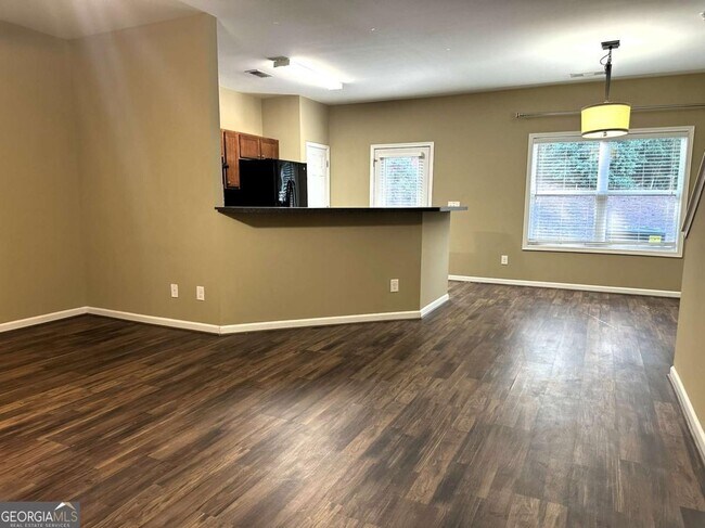 Building Photo - 538 Oakside Pl