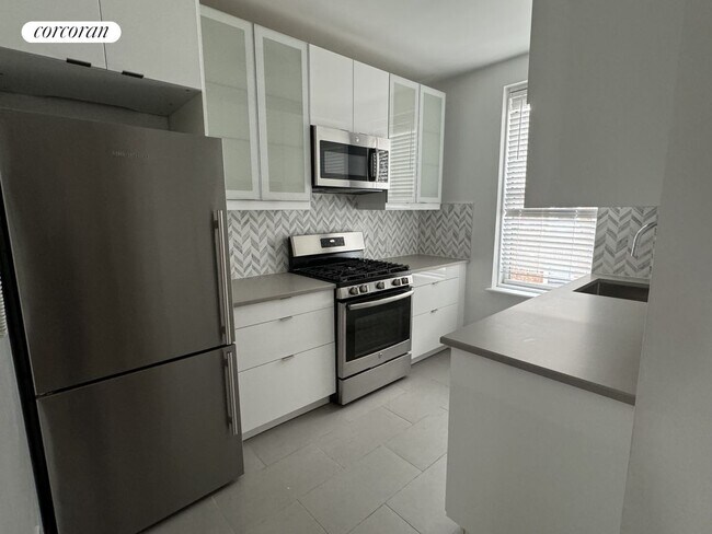 Foto del edificio - 317 W 93rd St