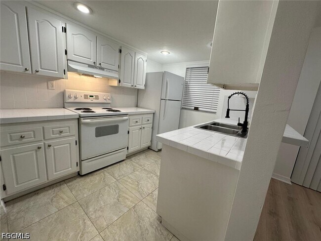 Foto del edificio - 12642 Kenwood Ln