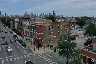 Building Photo - 1761 W Augusta Blvd
