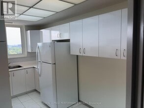 Building Photo - 1705 Playfair Dr