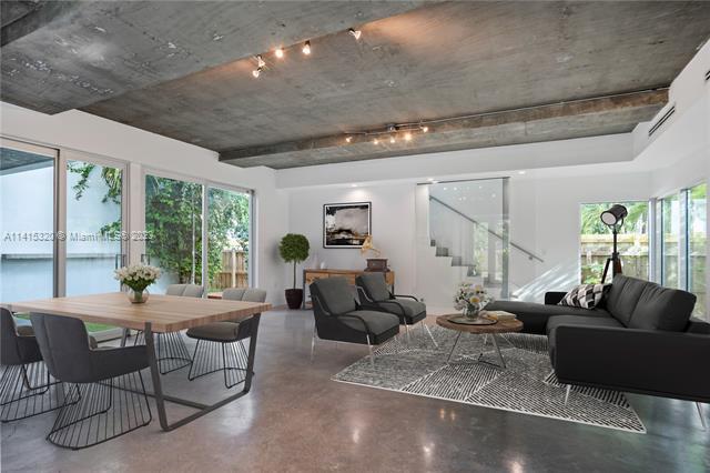 Foto principal - 3264 Bird Ave