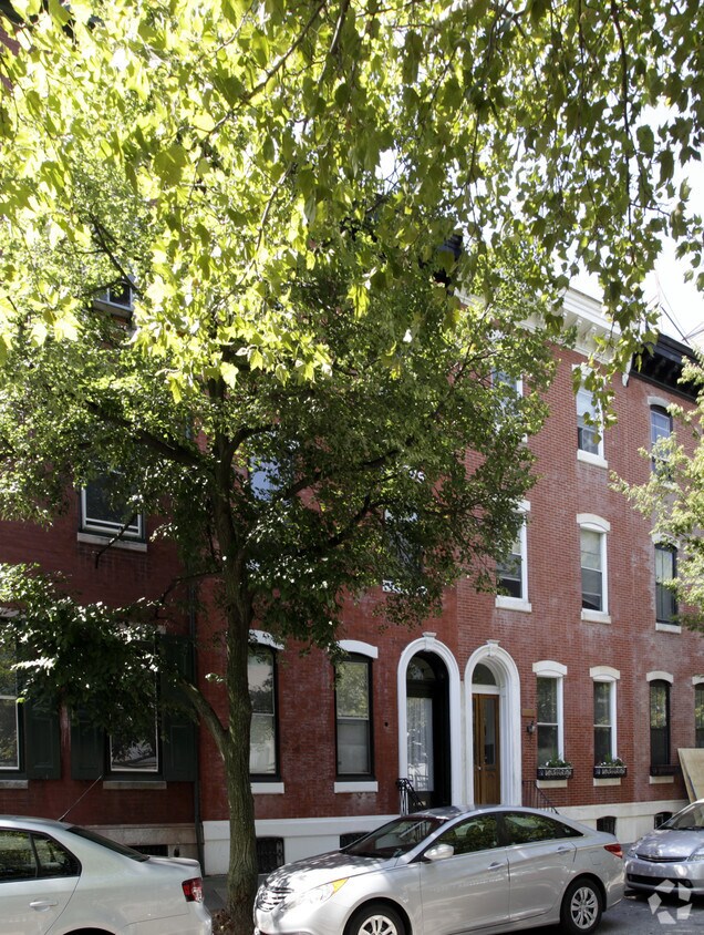 Building Photo - 2024 Race St