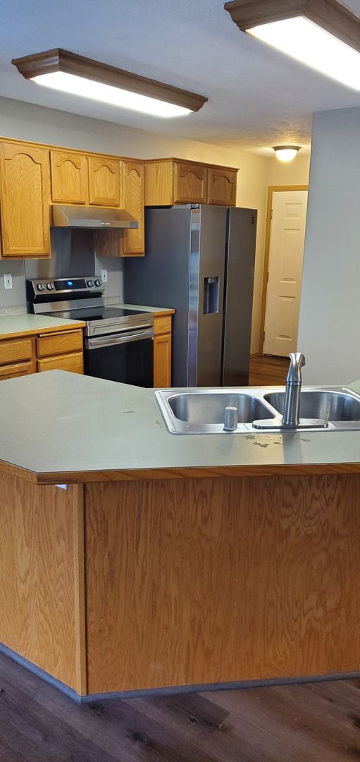 Building Photo - 3 Bedroom 2.5 Bath Home In Eagle Ridge - A...