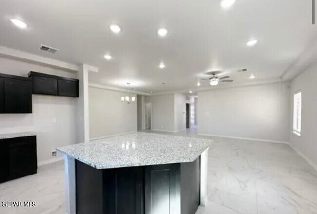 Foto del edificio - 13417 Coldham St