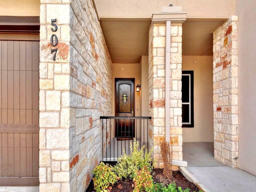 Primary Photo - 2601 N Quinlan Park Rd