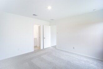 Building Photo - 15724 Plum Brk Dr