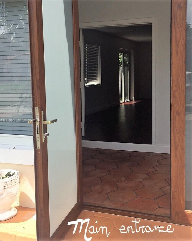 Foto del edificio - 1527 Adams St