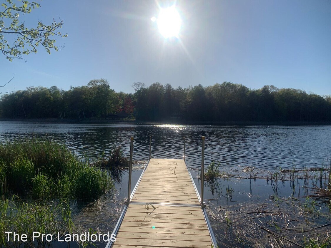 Foto principal - 3 br, 1 bath House - 68 Rocky Roost Road