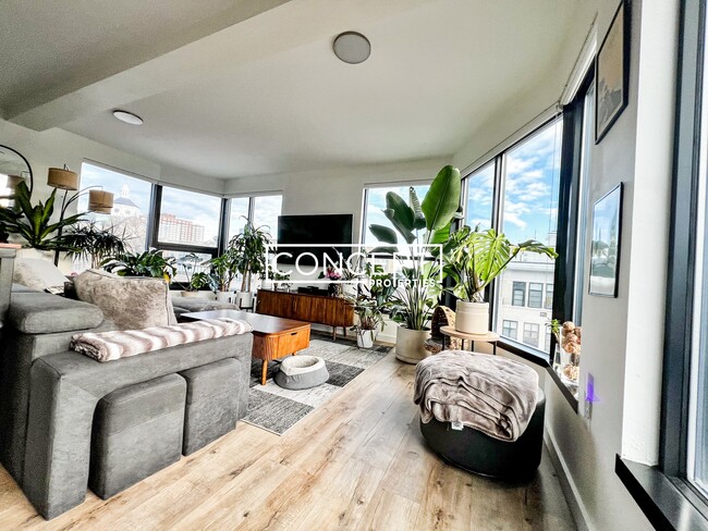 Building Photo - 2 Sewall St