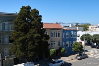 Building Photo - 3044 Franklin St