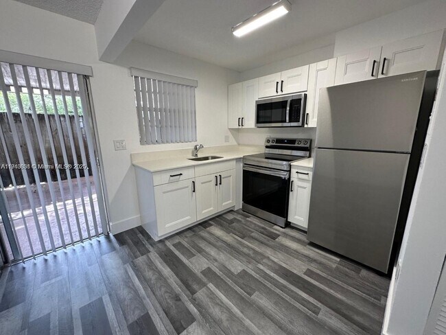 Foto del edificio - 7510 SW 152nd Ave