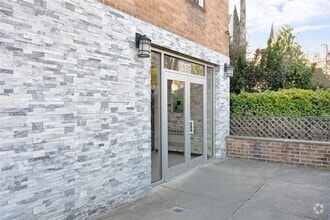 Building Photo - 83-36 Beverly Rd