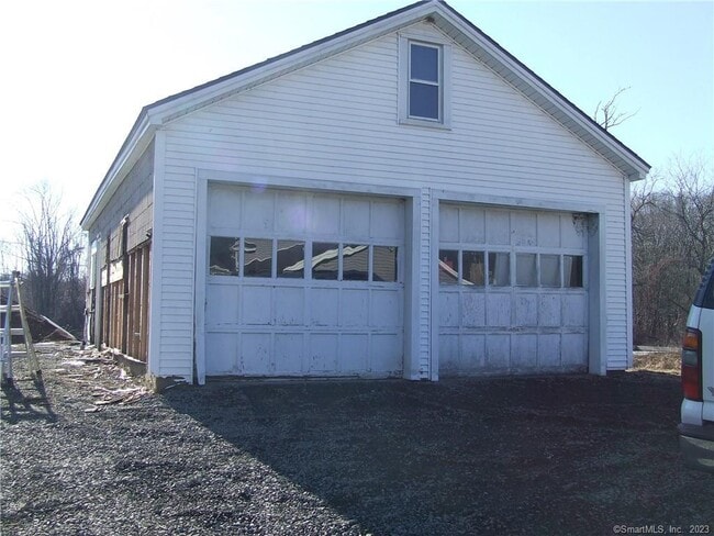 Building Photo - 695 Bunker Hill Rd