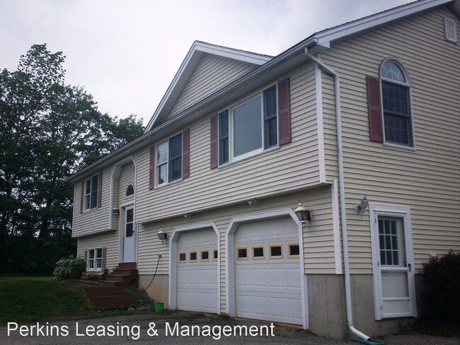 Building Photo - 3 br, 2.5 bath House - 1234 Augusta Rd.