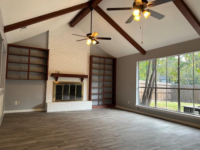 Building Photo - 207 Prince of Wales Street, Conroe, TX 773...