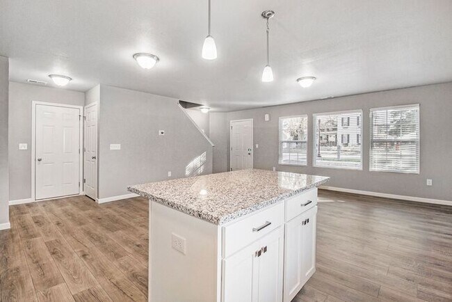 Building Photo - 2417 Richardson Ct