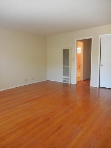 Building Photo - 1445 Ebener St