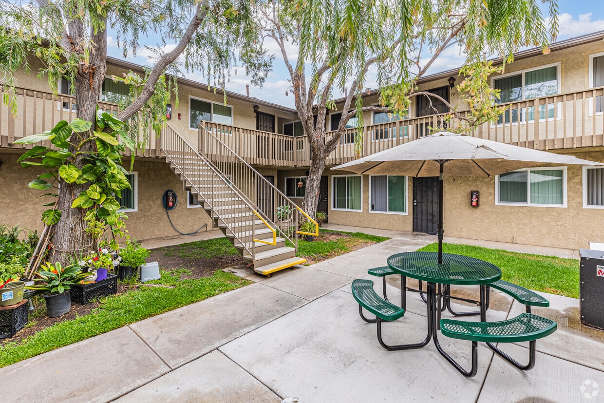 Primary Photo - Moss Gardens Apartments