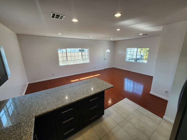 Foto del edificio - 1516 1/2 N Kingsley Dr