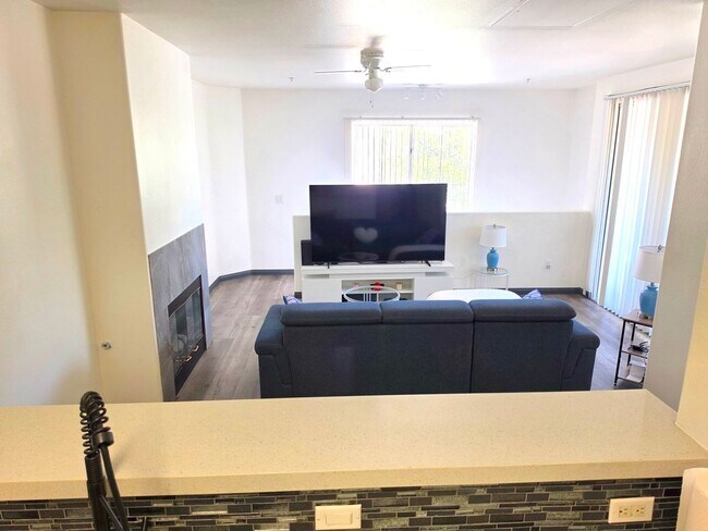 Foto del edificio - FULLY FURNISHED * 1BED/1BATH CONDO WITH 1 CAR GARAGE IN SOUTHWEST LAS VEGAS