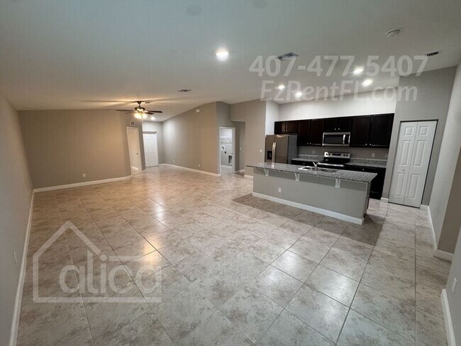 Foto del edificio - 737 Daniels Ave SW